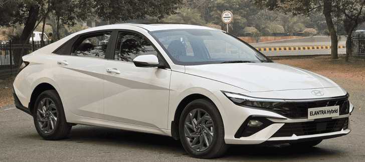 Hyundai Elantra Hybrid Price in Pakistan